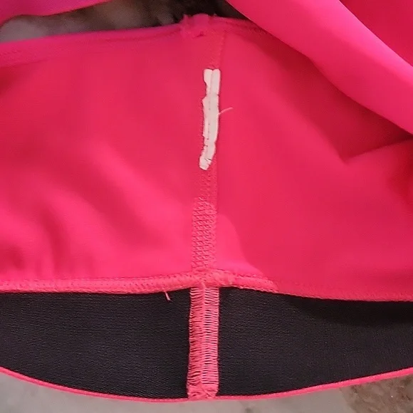 Under Armour Sports Bra Hot Pink - Picture 6 of 7